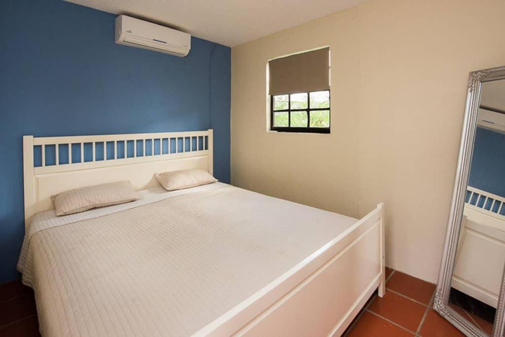 Smileys Apartment Willemstad Extérieur photo